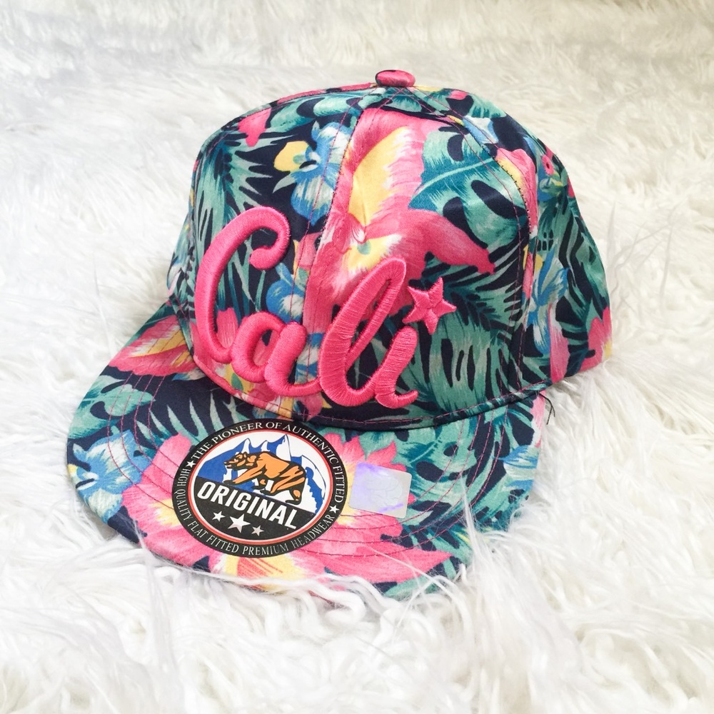 Cool Californian Style Cap w Bright colors. Small